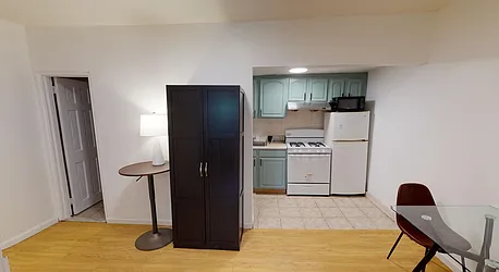 Rented by R New York