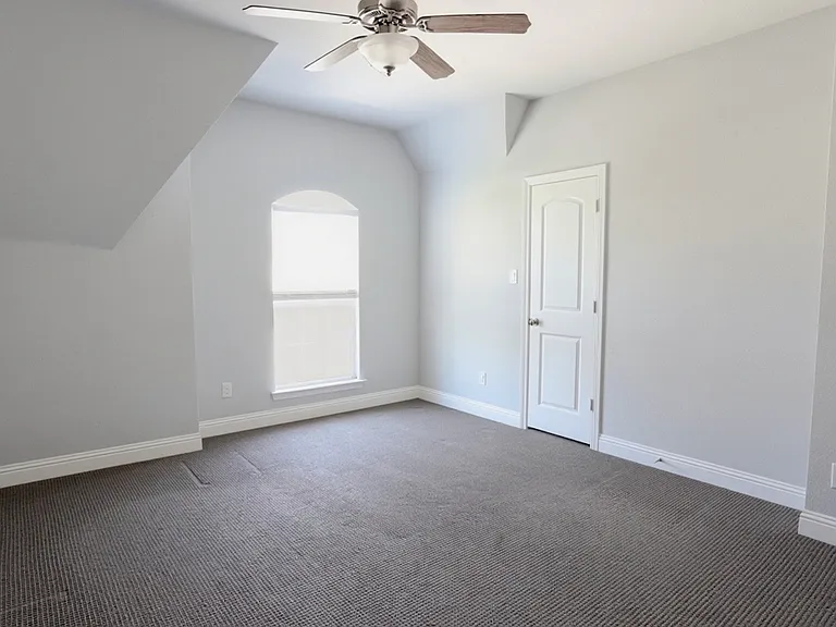 349 Kyra Ct — Photo 10