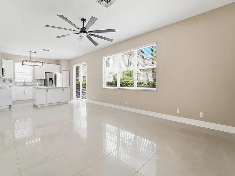 1780 Pierside Cir — Photo 7