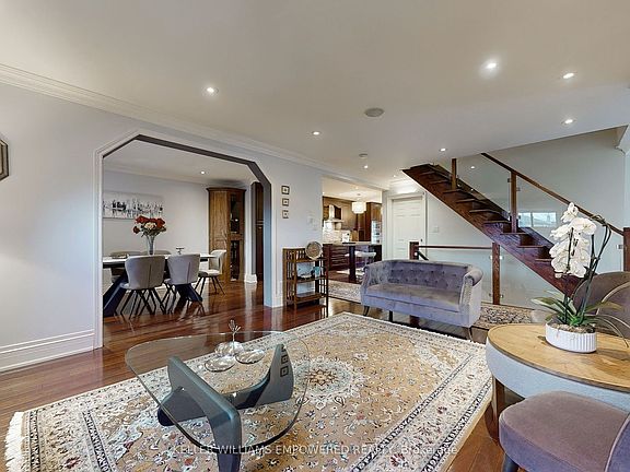 3rd image of 239 Pineway Blvd
