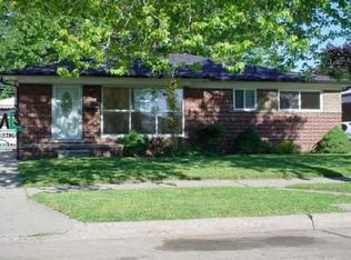 31643 Eveningside Dr, Fraser, MI 48026