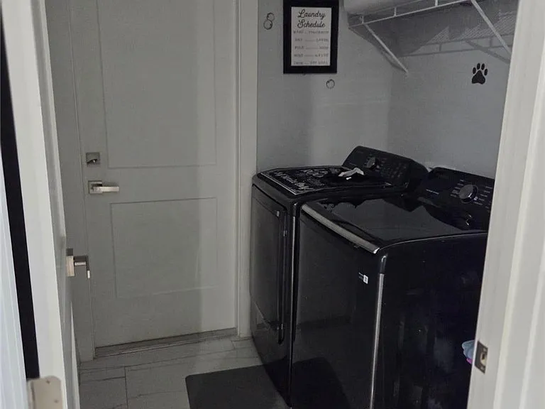 8049 Memory Cir — Photo 11
