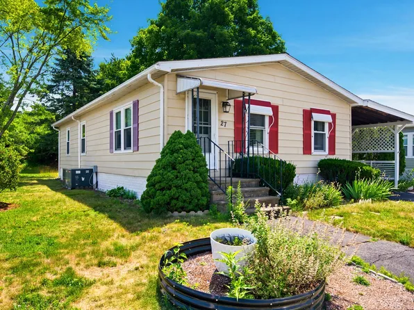 27 Castle Rd #153, Attleboro, MA 02703