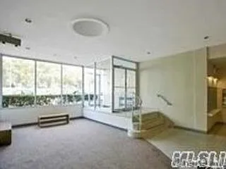 152-72 Melbourne Ave #3P — Photo 2