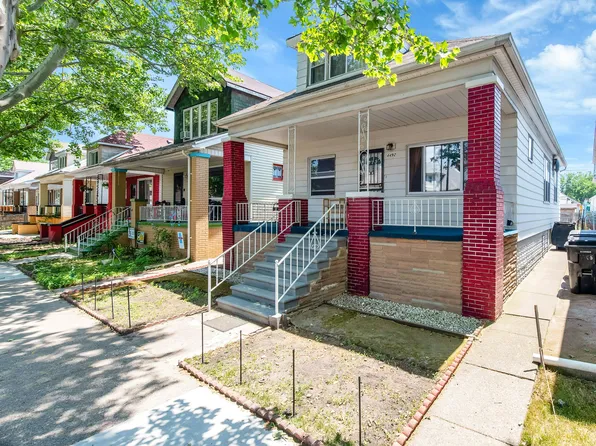 4492 Sobieski St, Hamtramck, MI 48212