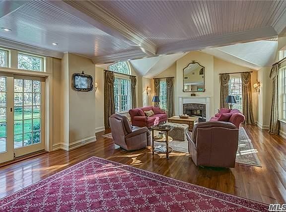 4th image of 84 Brookside Dr