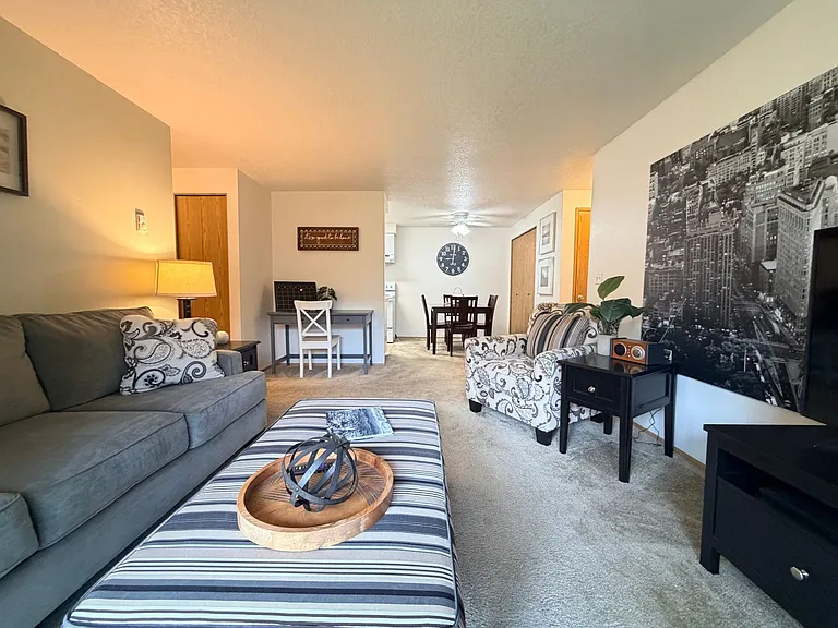 The Heights Apartments — Photo 6