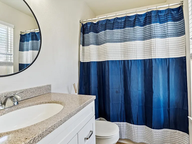 9168 W Maryland Pl — Photo 11