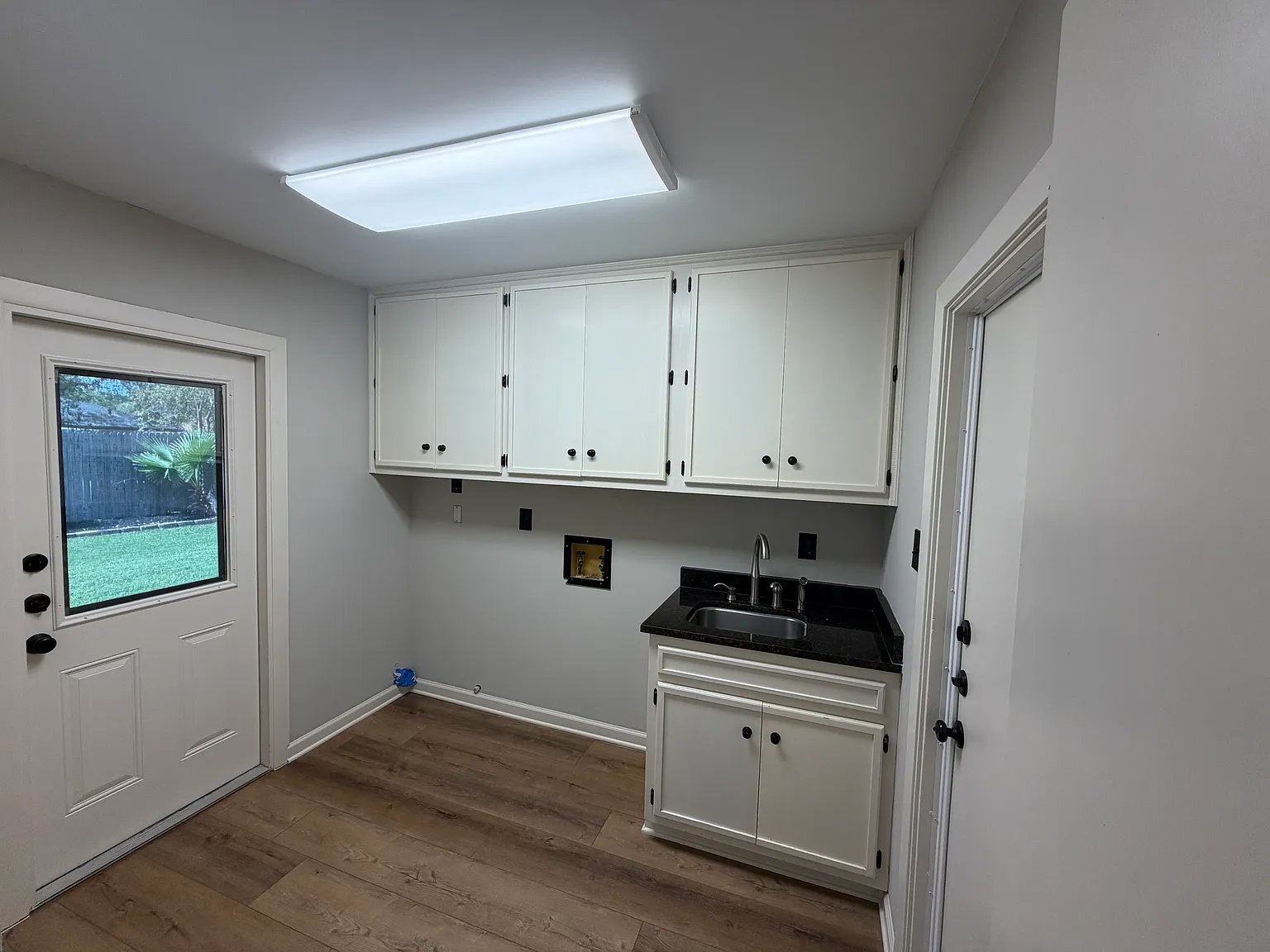4 bed, 2274 sqft, $2,400 — Photo 4