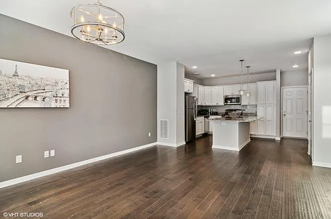 3 bed, 2.5 bath, 1753 sqft, $2,800 — Photo 3