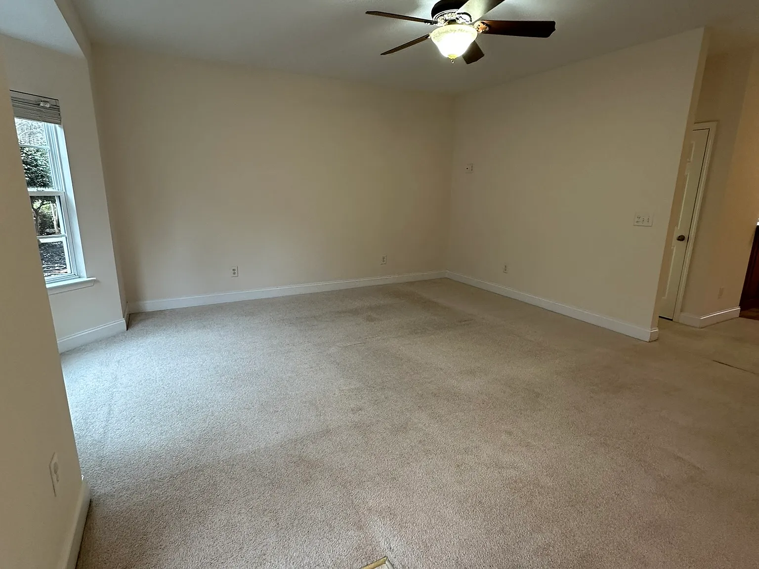 2 bed, 2.5 bath, 1400 sqft, $1,495 — Photo 2