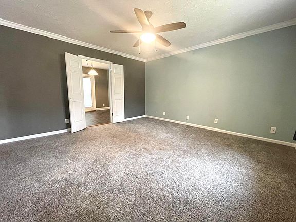 3rd image of 617 Holly Ct