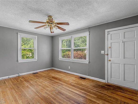 3rd image of 1701 J Ave
