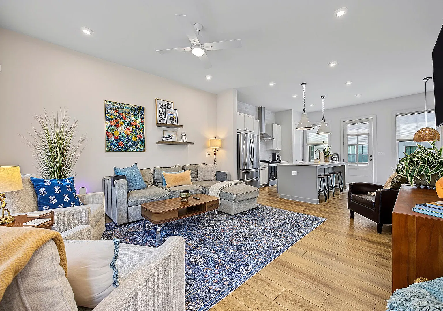 Modern 2BR Townhome Near Grant Park & the Beltline — Photo 2