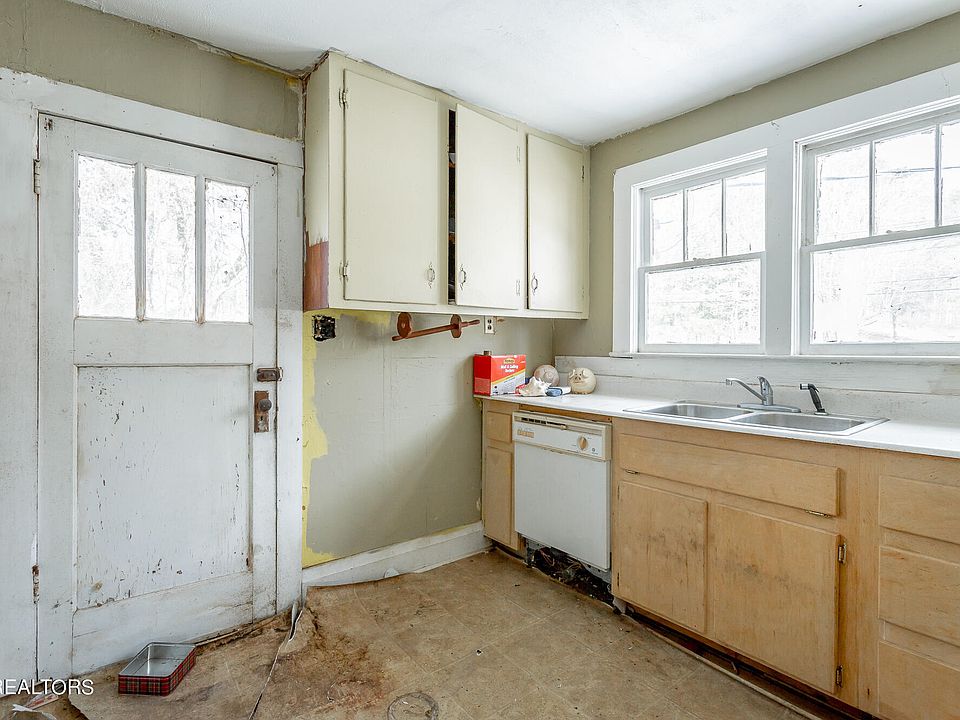 8943/8941 Dallas Hollow Rd, Soddy Daisy, TN 37379 Zillow