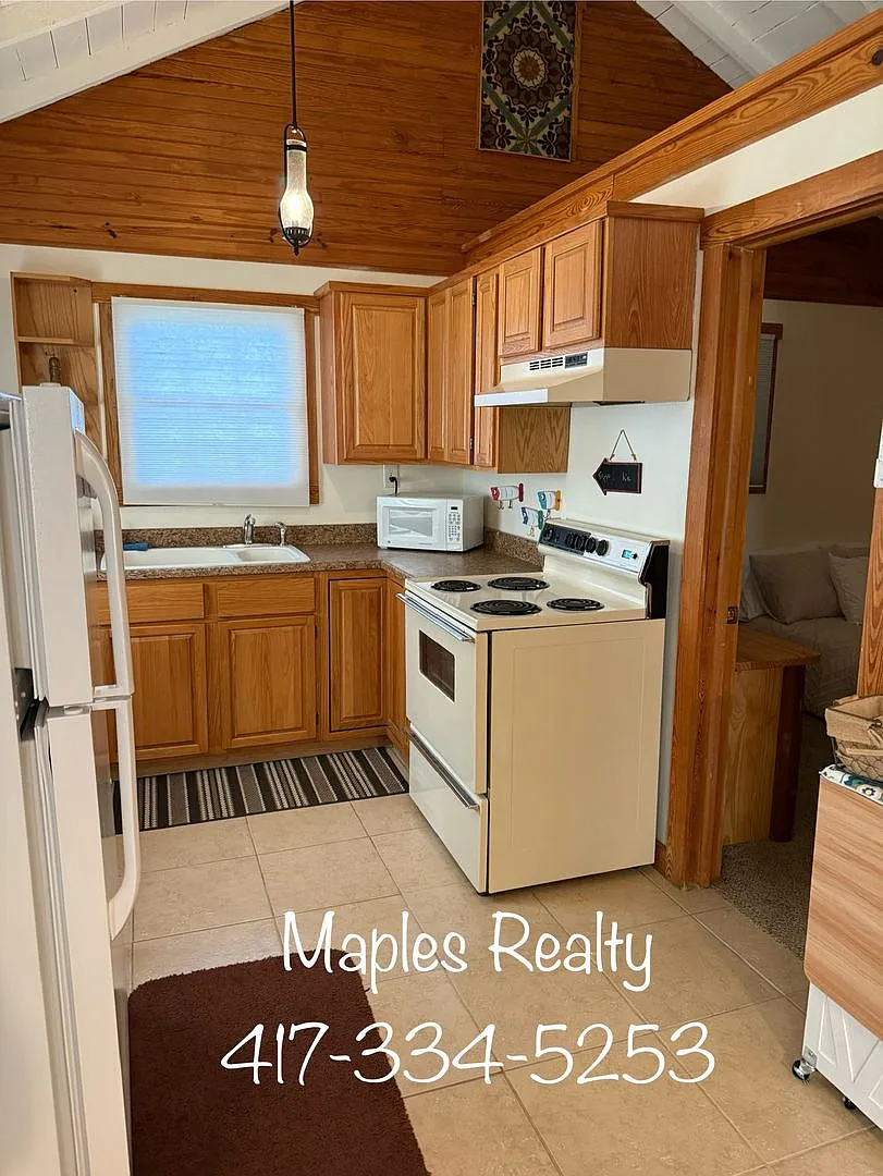 Single Bedroom Home in Rockaway Beach — Photo 4