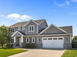 W5063 Natures Way Dr, Sherwood, WI 54169