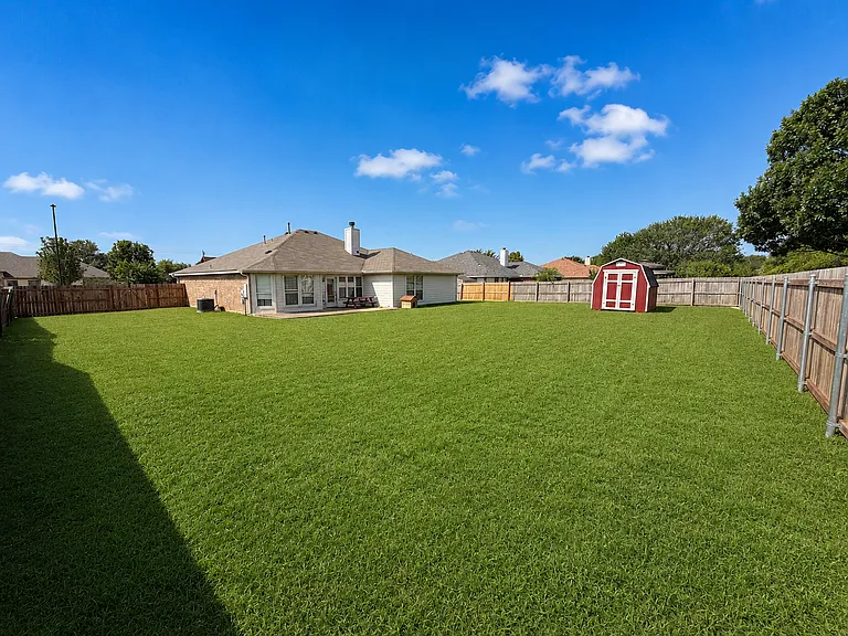 1327 Walter Ellison Dr — Photo 4