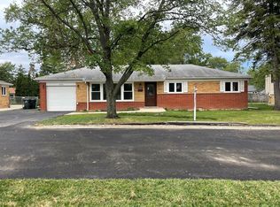 3826 Glenview Rd, Glenview, IL 60025