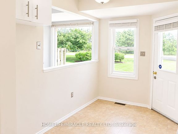 5th image of 10 Holborn Ct #38