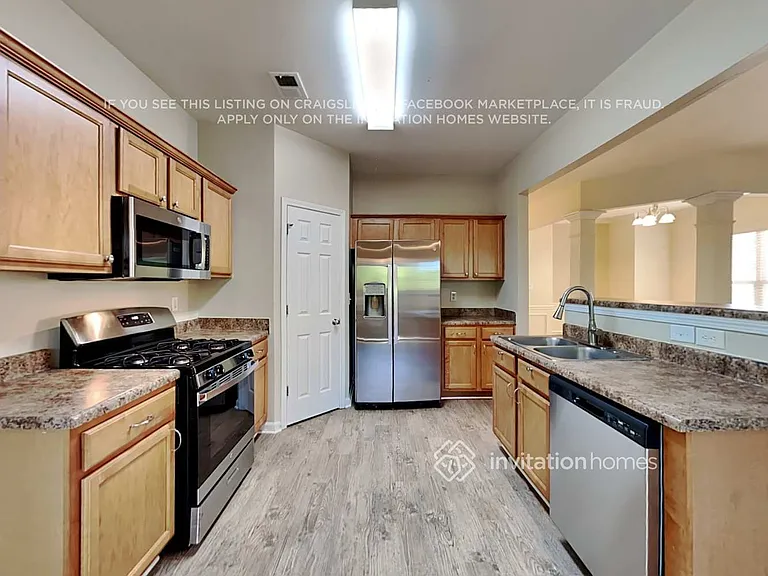447 Grenier Ter — Photo 8