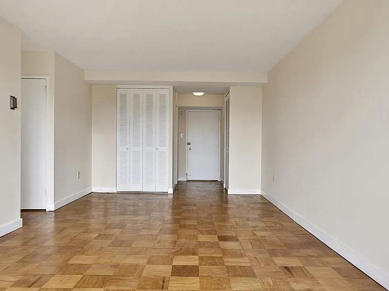 1301 Delaware Ave SW #812 — Photo 6