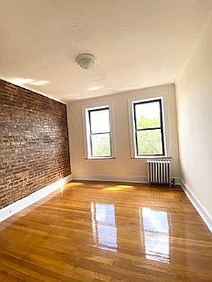 1st image of 21-32 Crescent St #D7