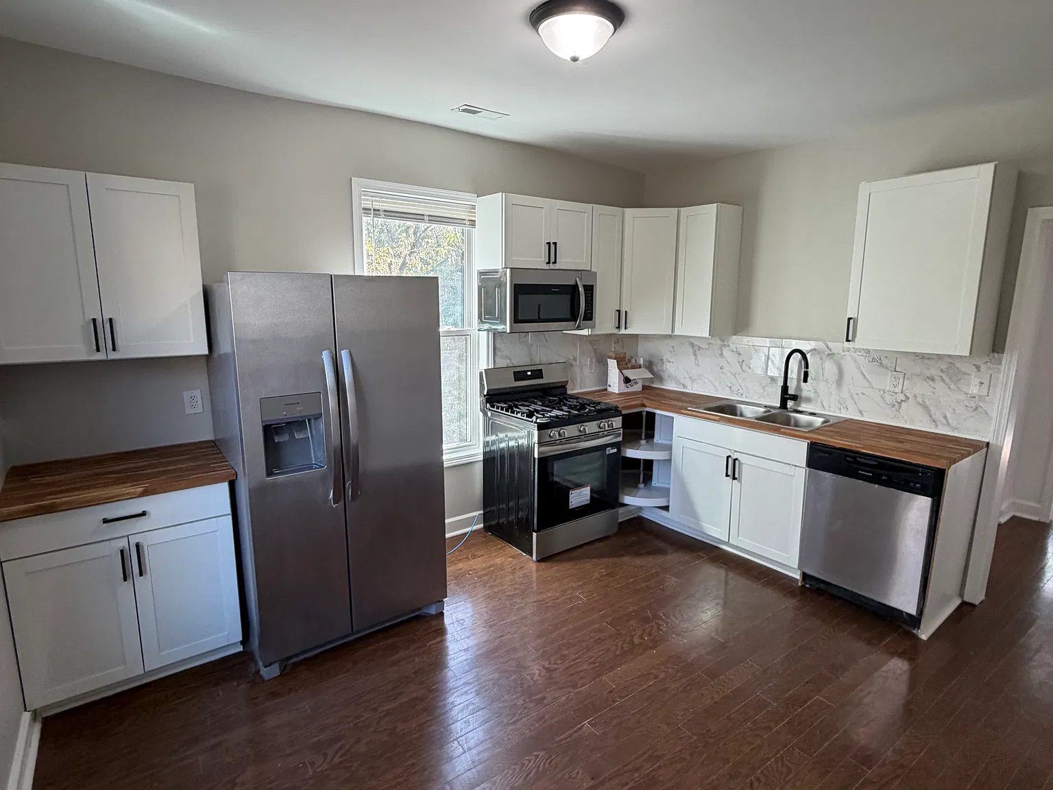 2 bed, 950 sqft, $1,450 — Photo 4