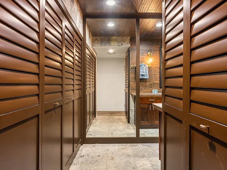600 W 9th St #115 — Photo 24