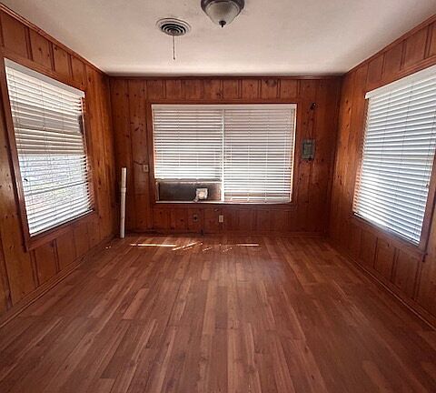 2nd image of 1101 Kiln St