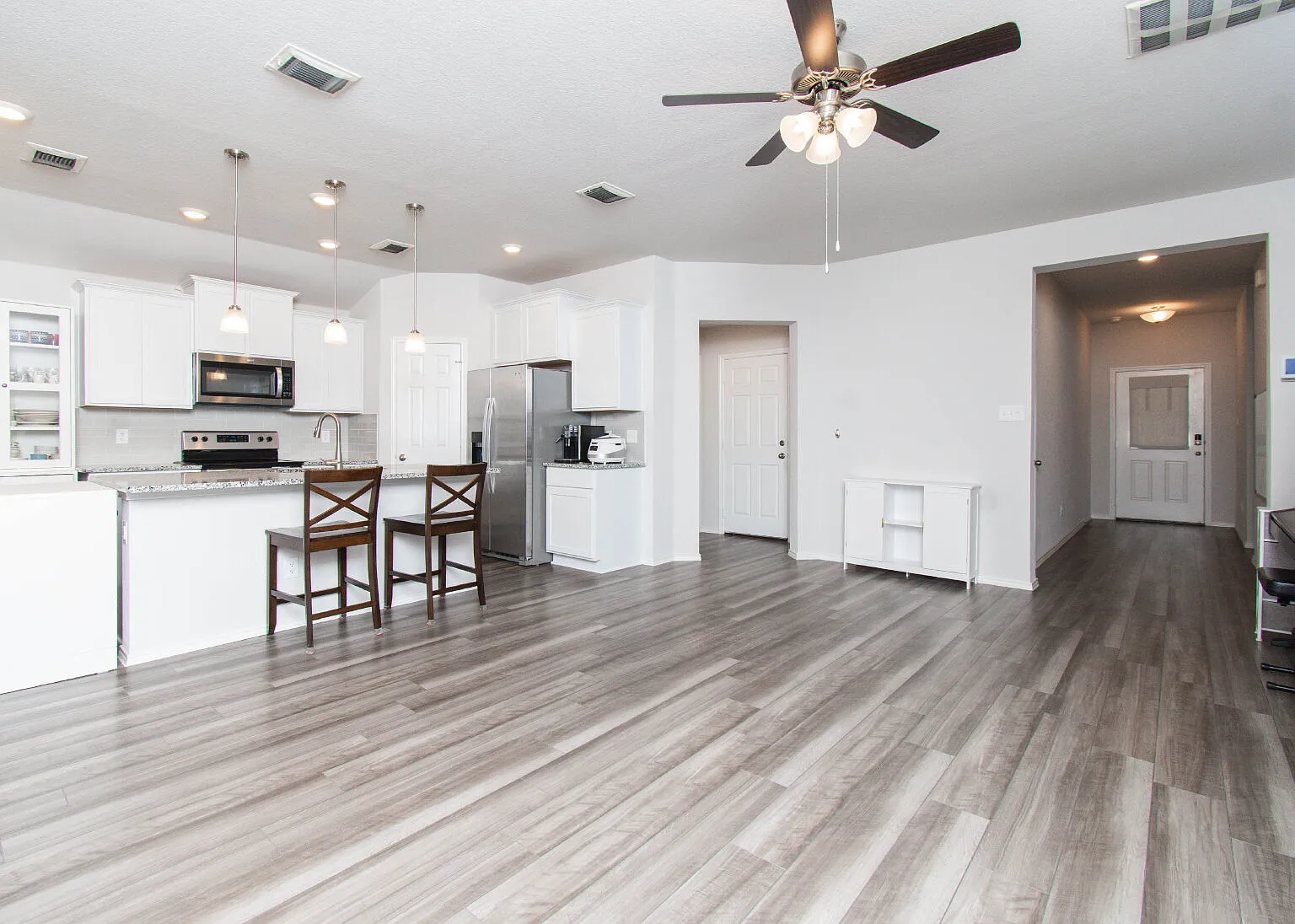 3 bed, 2.0 bath, 1508 sqft, $1,750 — Photo 2