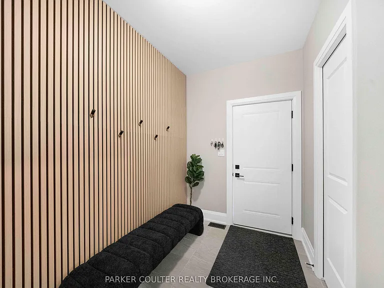 70 Georgian Grande Dr — Photo 36