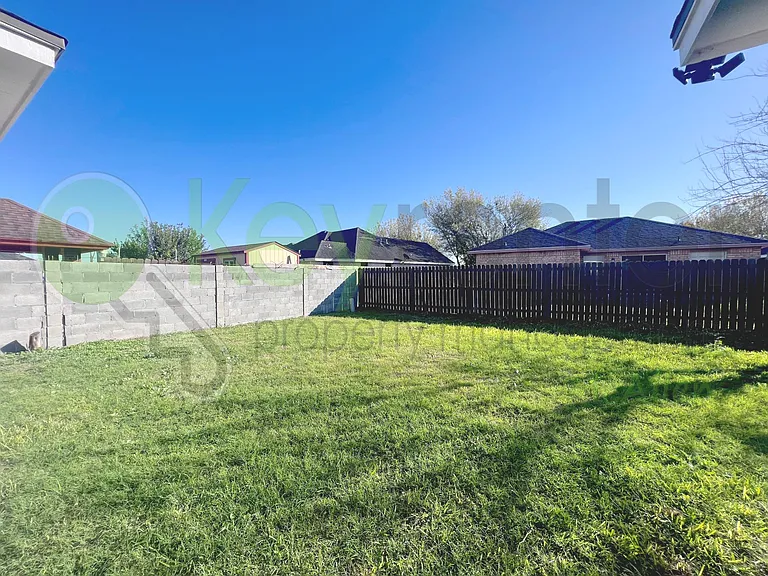 1204 E Rio Vista Ave — Photo 31