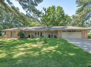 1370 Bridle Path Ln, Lindale, TX 75771