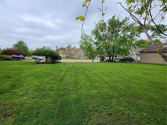 5th image of 872 E Dawnwood Dr
