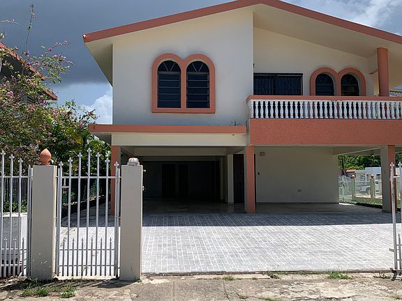 3rd image of Sierra Bayamon Calle 84 Bloque #97-no 13