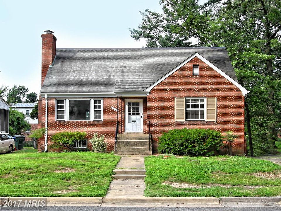 1st image of 1726 Crestwood Dr
