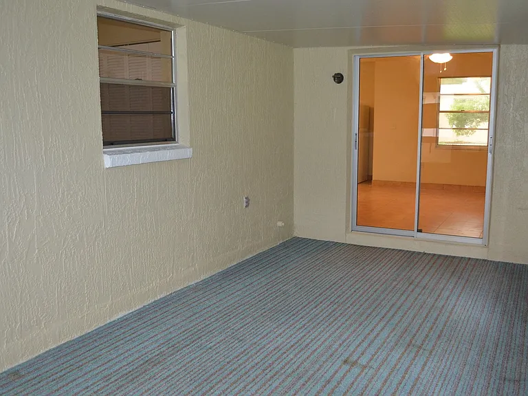 4413 Quintara St — Photo 18