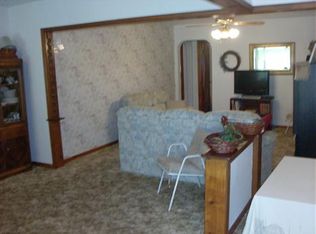 202 N Stephens St, Hobart, OK 73651