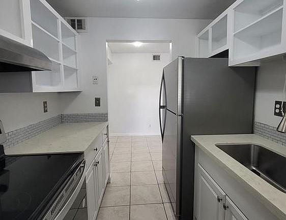 4th image of 2949 Riverside Drive #124