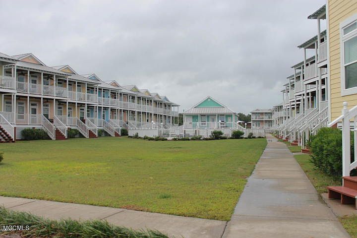 2nd image of 1515 E Beach Blvd
