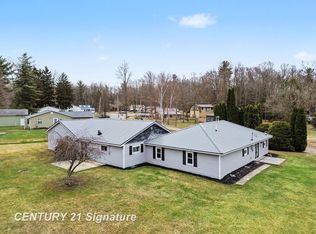 474 W Taylor Dr, Sanford, MI 48657