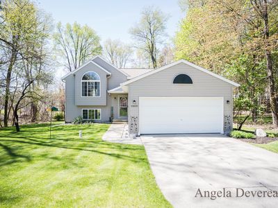 10609 Ridgewood Dr, Greenville, MI, 48838
