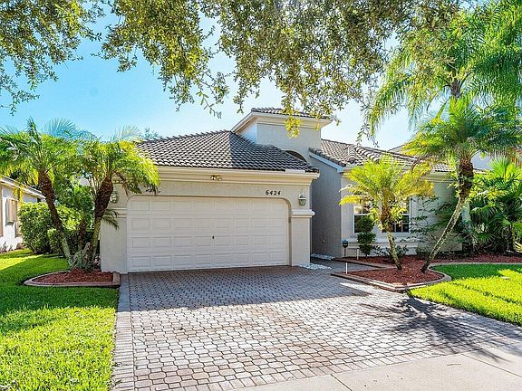 2nd image of 6424 Stonehurst Cir