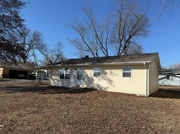 101 N Lyons St, Montgomery City, MO 63361