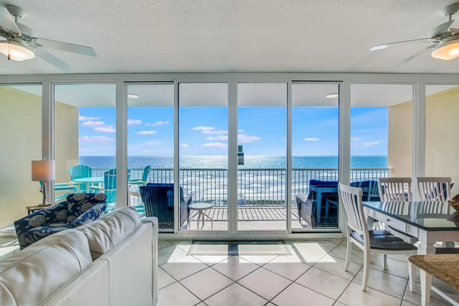 2 bed, 3.0 bath, 1227 sqft, $3,809 — Photo 2