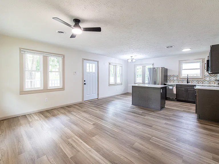 101 Winstead St — Photo 5