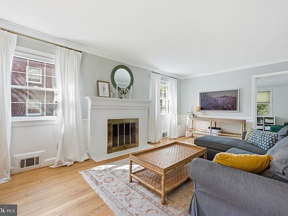 4th image of 6107 Brook Dr