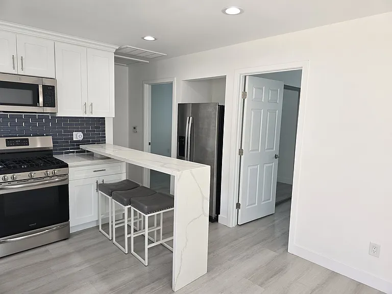 4192 S Harvard Blvd #ADU — Photo 1