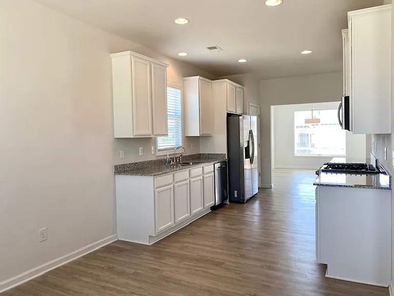 712 Spring Cress Dr — Photo 7